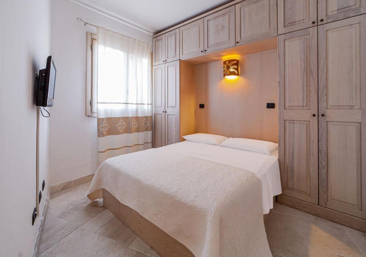 Murphy Holiday Home - Ester'S House La Maddalena  Esterno foto